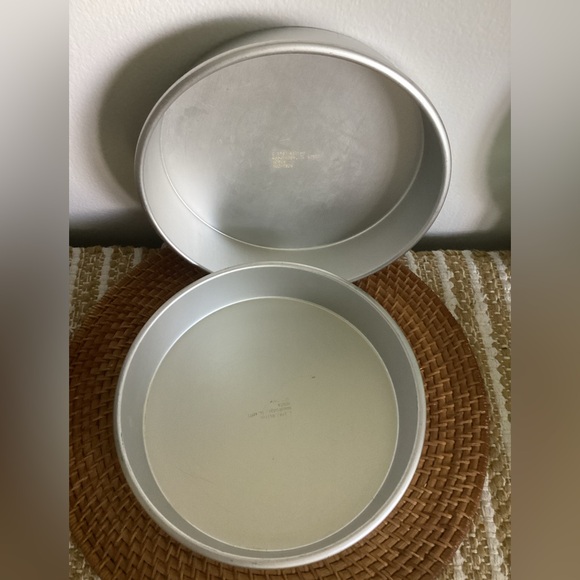 🎂 WILTON 9” cake pan set 1987 Vintage EUC - Picture 3 of 7